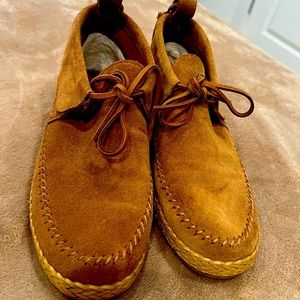 UGG!! Size 9 Moccasin!